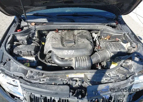 2012 Jeep Grand Cherokee Laredo z USA, uszkodzony, nr VIN 1C4RJFAG6CC217347